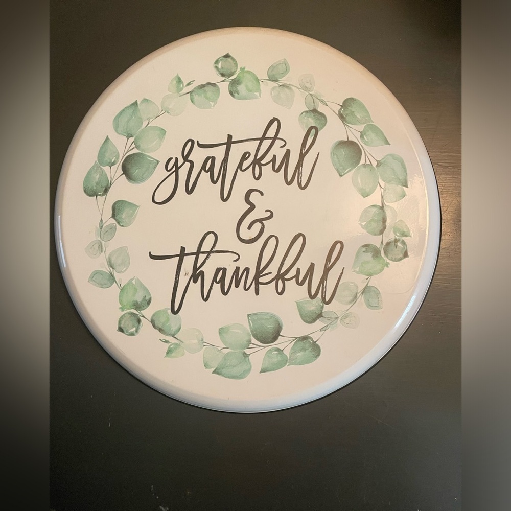 Grateful & Thankful Wall Decor with Green Leaves
